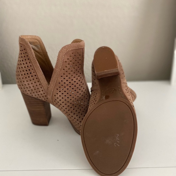 LUCKY BRAND - Brown Suede Peep Toe Booties - Picture 8 of 9